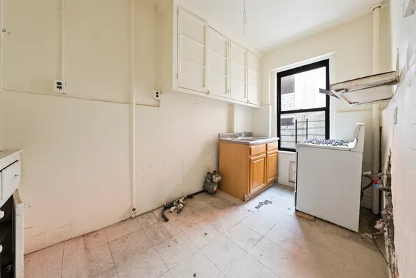 $168,000 | 1715 Nelson Avenue, Unit 4F | Morris Heights