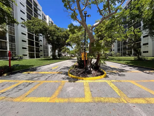 a view of a basketball court