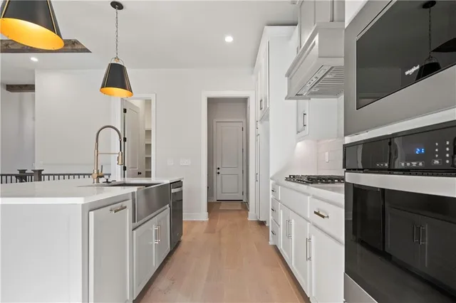 $750,000 | 2624 Northeast Woodland Oak Drive, Lee's Summit, MO 64086