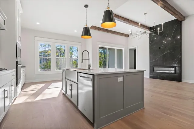 $750,000 | 2624 Northeast Woodland Oak Drive, Lee's Summit, MO 64086