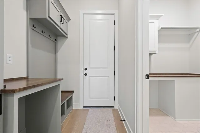 $750,000 | 2624 Northeast Woodland Oak Drive, Lee's Summit, MO 64086