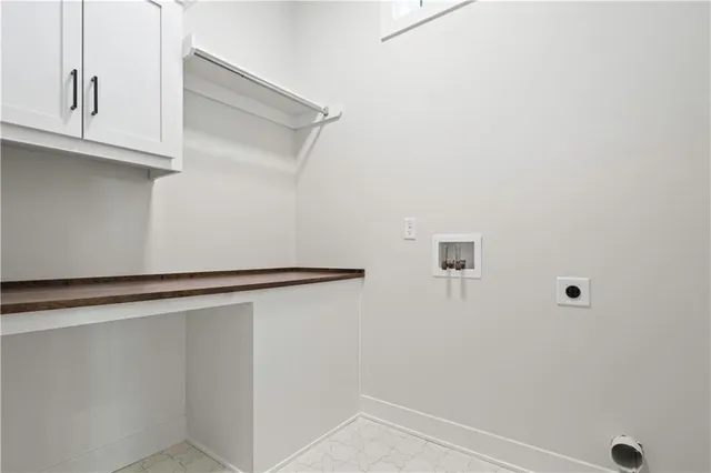 $750,000 | 2624 Northeast Woodland Oak Drive, Lee's Summit, MO 64086