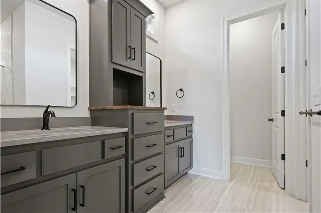 $750,000 | 2624 Northeast Woodland Oak Drive, Lee's Summit, MO 64086