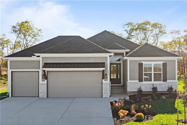 $700,000 | 2624 Northeast Woodland Oak Drive, Lee's Summit, MO 64086