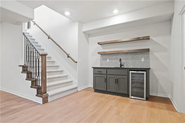 $700,000 | 2624 Northeast Woodland Oak Drive, Lee's Summit, MO 64086