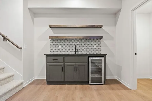 $750,000 | 2624 Northeast Woodland Oak Drive, Lee's Summit, MO 64086