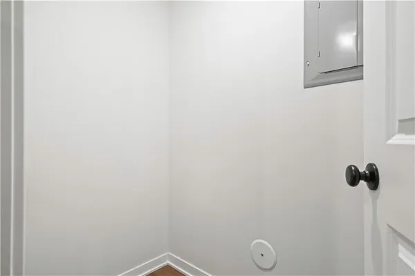 $700,000 | 2624 Northeast Woodland Oak Drive, Lee's Summit, MO 64086