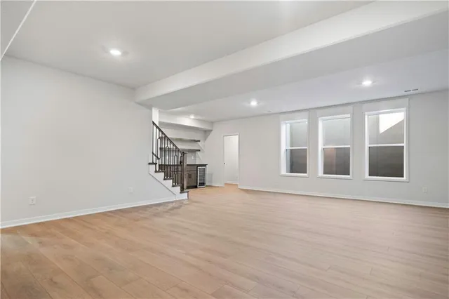 $750,000 | 2624 Northeast Woodland Oak Drive, Lee's Summit, MO 64086