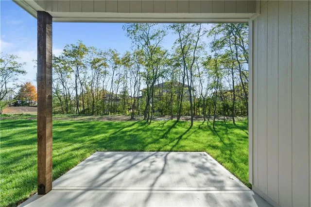 $750,000 | 2624 Northeast Woodland Oak Drive, Lee's Summit, MO 64086