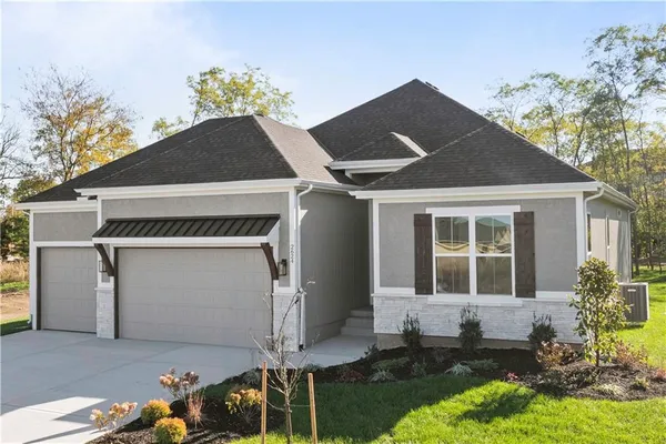 $700,000 | 2624 Northeast Woodland Oak Drive, Lee's Summit, MO 64086