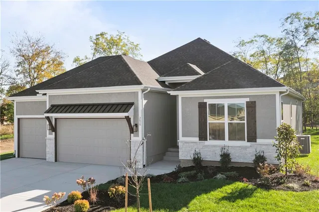 $750,000 | 2624 Northeast Woodland Oak Drive, Lee's Summit, MO 64086