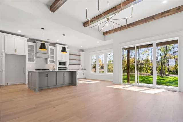 $750,000 | 2624 Northeast Woodland Oak Drive, Lee's Summit, MO 64086