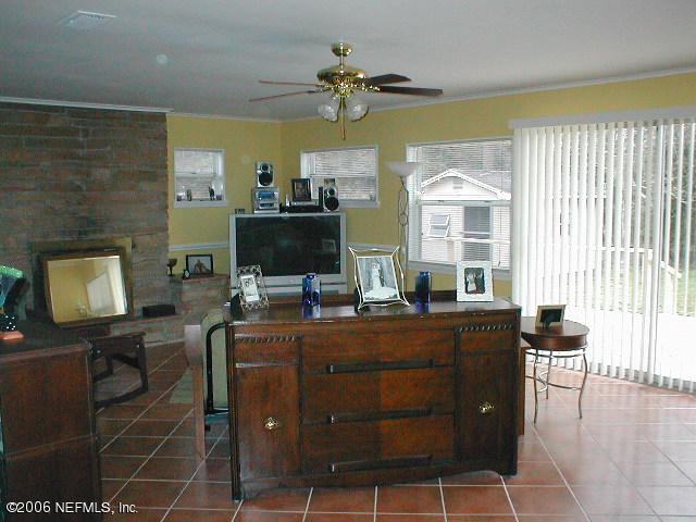 7535 Francisco Road Jacksonville, FL 32217 - Photo 11 of 27 FAMILY ROOM