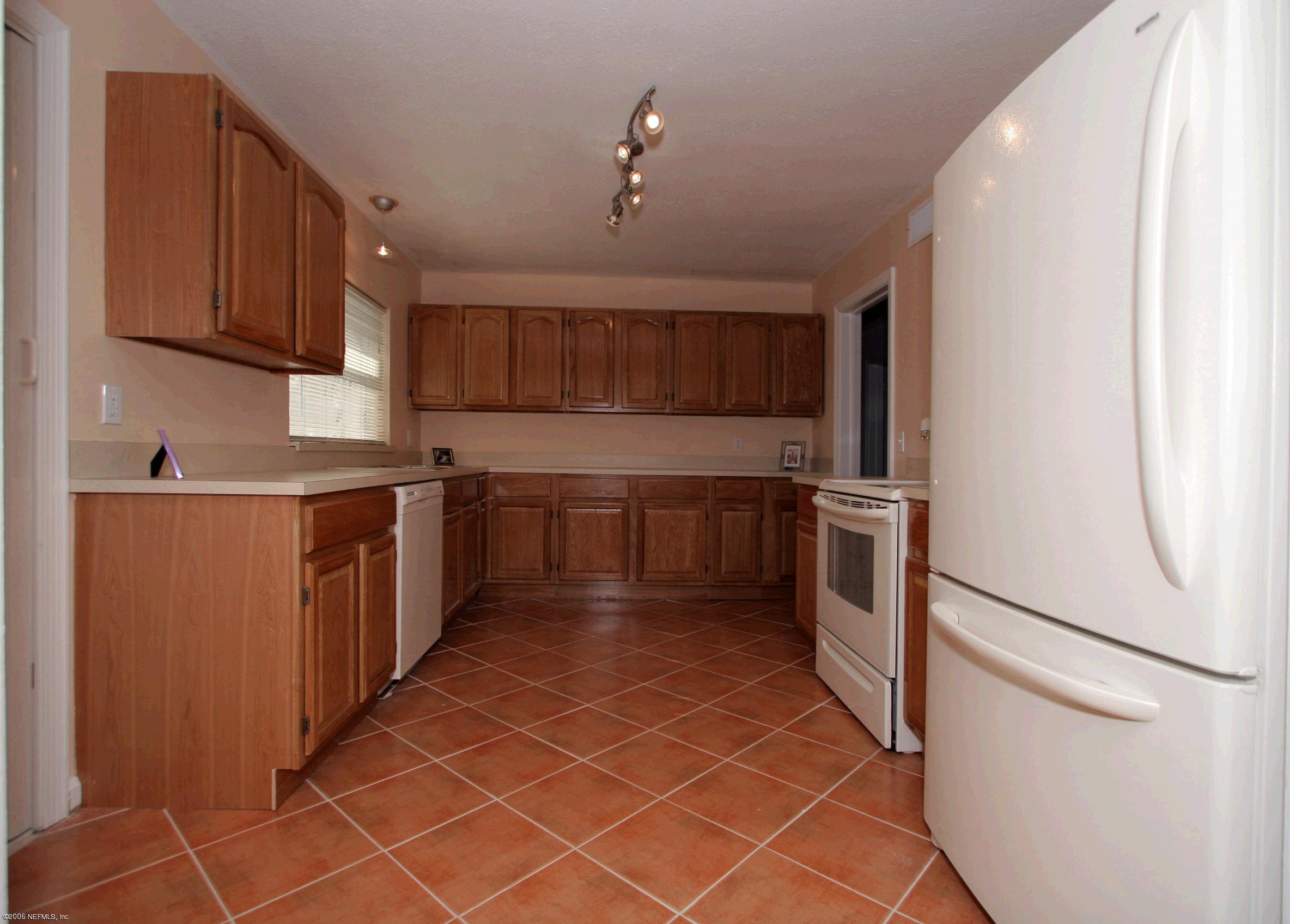 7535 Francisco Road Jacksonville, FL 32217 - Photo 16 of 27 KITCHEN