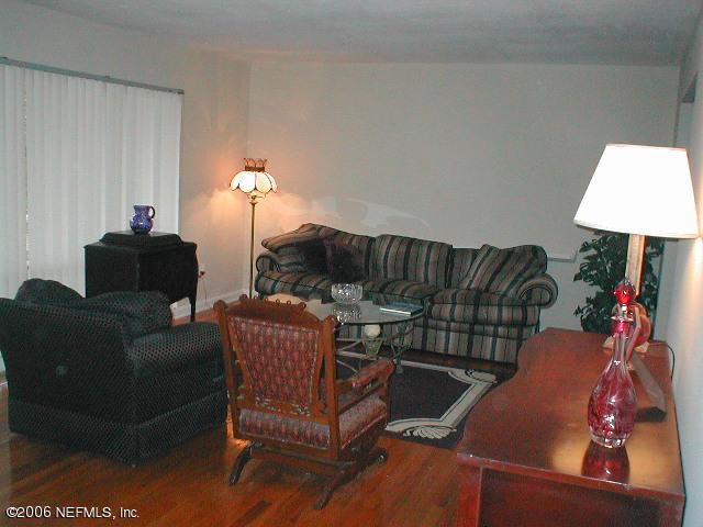 7535 Francisco Road Jacksonville, FL 32217 - Photo 18 of 27 LIVING ROOM