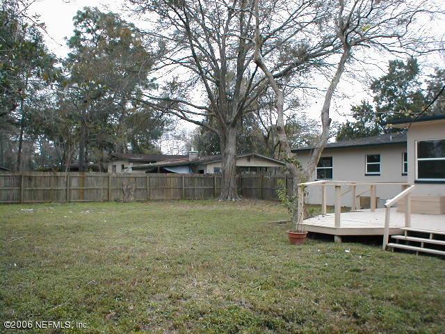 7535 Francisco Road Jacksonville, FL 32217 - Photo 21 of 27 REAR YARD