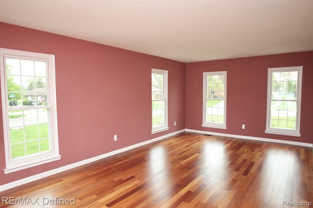 943 Downhill Lane Rochester Hills, MI 48307 - Photo 19 of 43