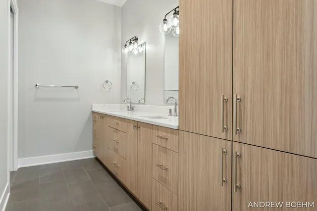 $879,900 | 159 South River Avenue, Unit 502, Holland, MI 49423