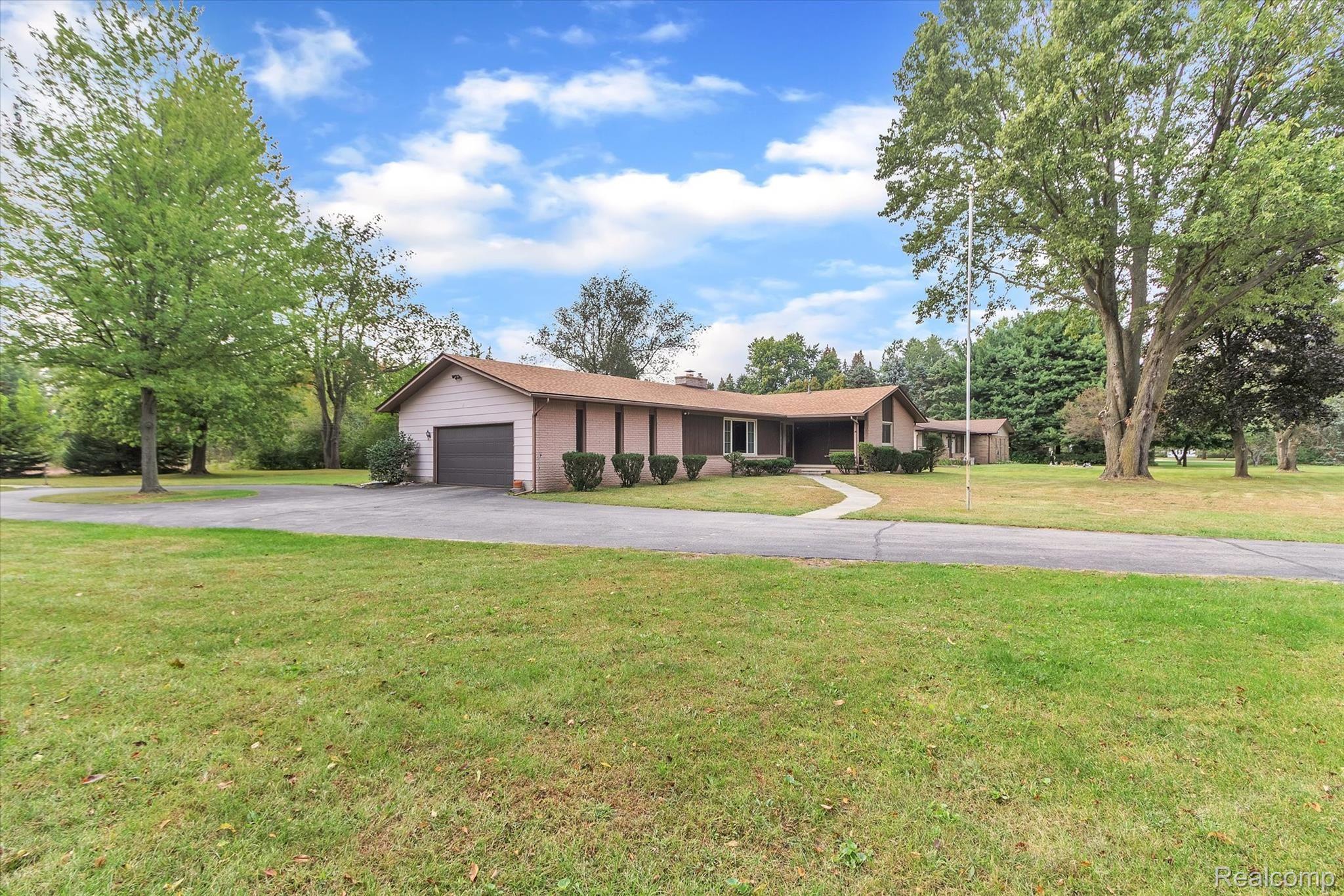 8926 Hannan Road Wayne, MI 48184 - Photo 3 of 54 03-8926-Hannan-Rd-WindowStill-Real-Estate-Photography-2.jpg