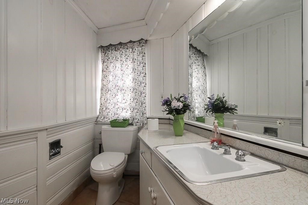 2687 Haddam Road Cleveland, OH 44120 - Photo 8 of 30 Gallery Image 8