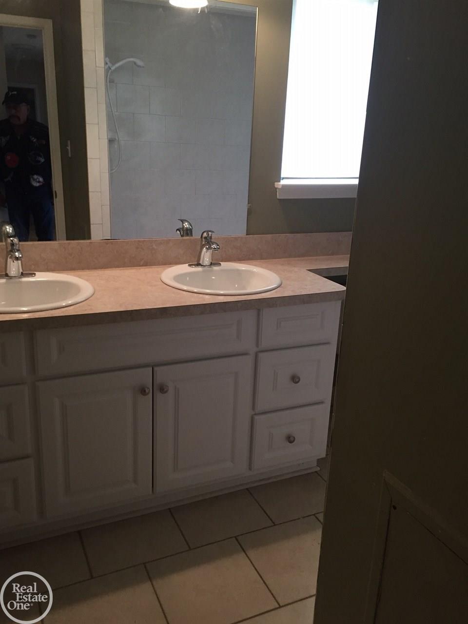 25153 Rubin Road Warren, MI 48089 - Photo 8 of 27