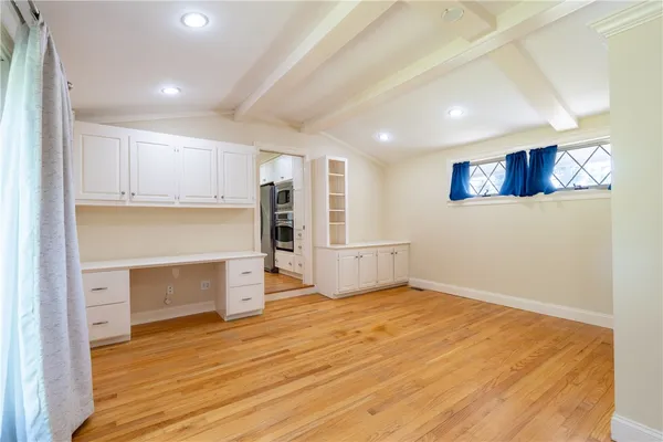 $4,200 | 48 Pleasant Street, Portsmouth, RI 02871