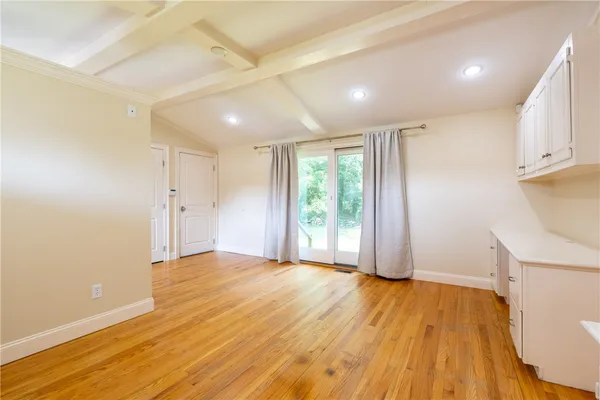 $4,200 | 48 Pleasant Street, Portsmouth, RI 02871
