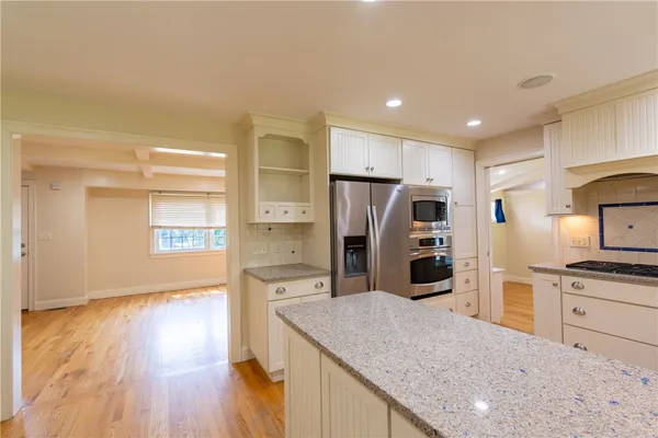 $4,200 | 48 Pleasant Street, Portsmouth, RI 02871