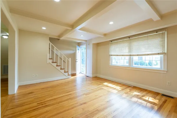 $4,200 | 48 Pleasant Street, Portsmouth, RI 02871