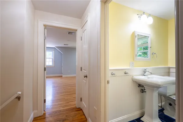 $4,200 | 48 Pleasant Street, Portsmouth, RI 02871