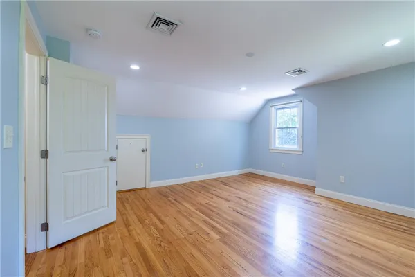 $4,200 | 48 Pleasant Street, Portsmouth, RI 02871