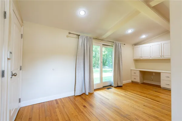 $4,200 | 48 Pleasant Street, Portsmouth, RI 02871