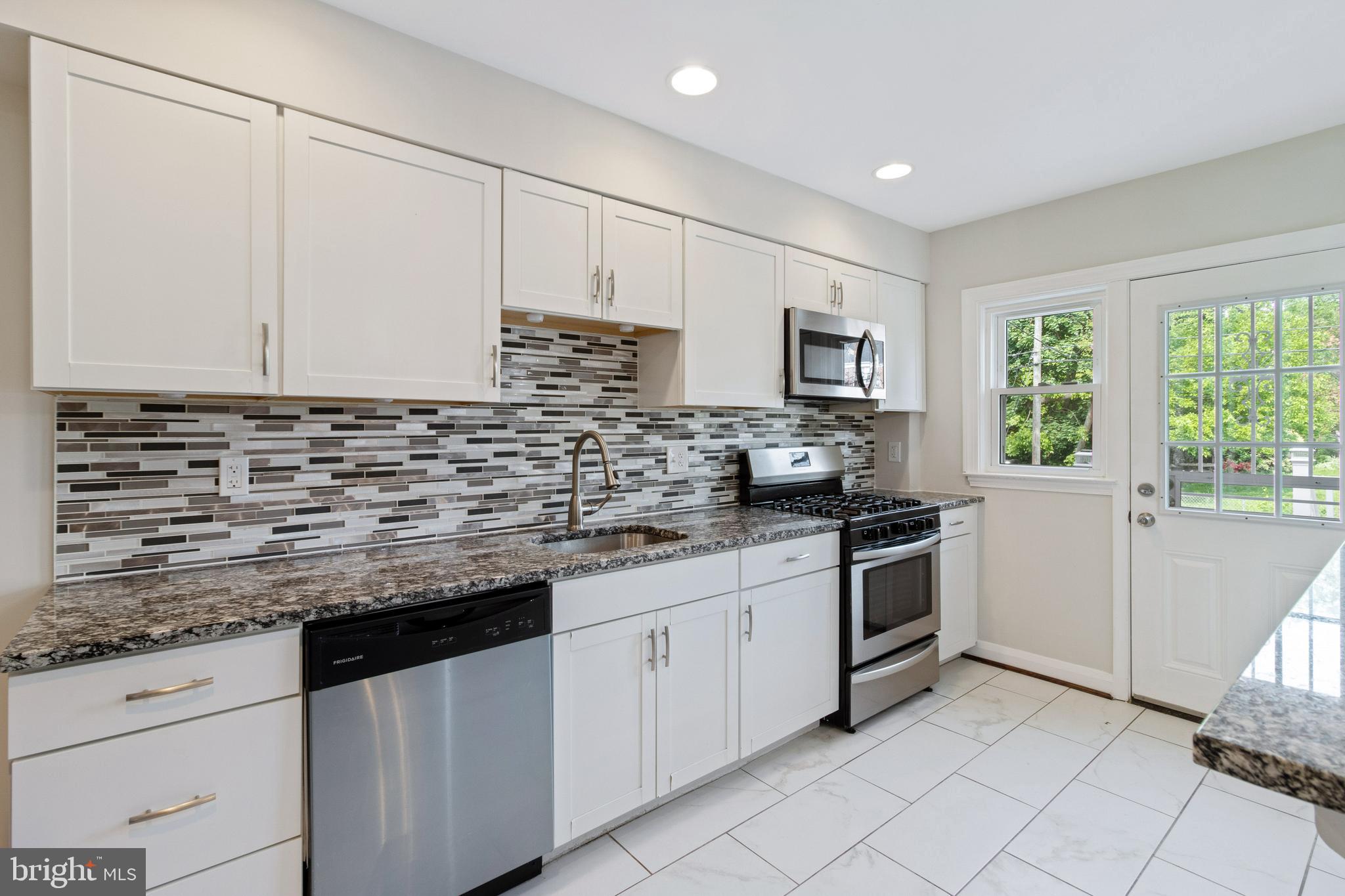 5806 Falkirk Road Baltimore, MD 21239 - Photo 11 of 25