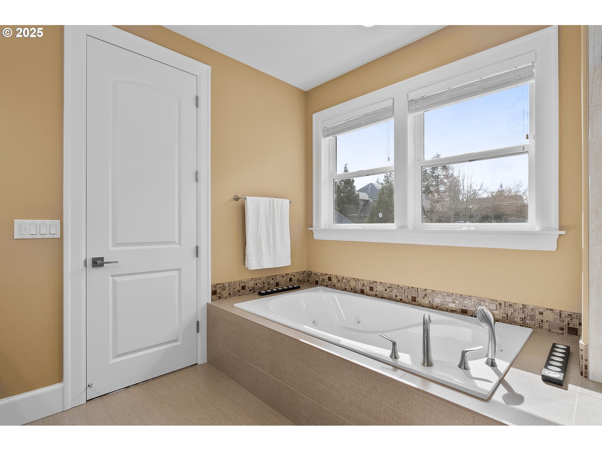 4018 Northwest Riggs Drive Portland, OR 97229 - Photo 24 of 48 Gallery Image 24