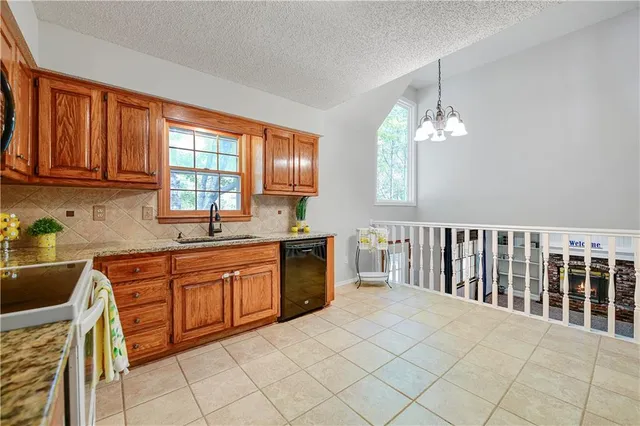 $407,500 | 14424 West 84th Terrace, Lenexa, KS 66215