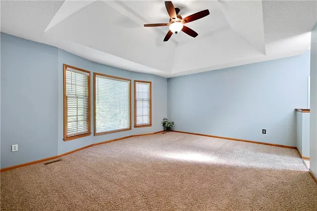 $407,500 | 14424 West 84th Terrace, Lenexa, KS 66215