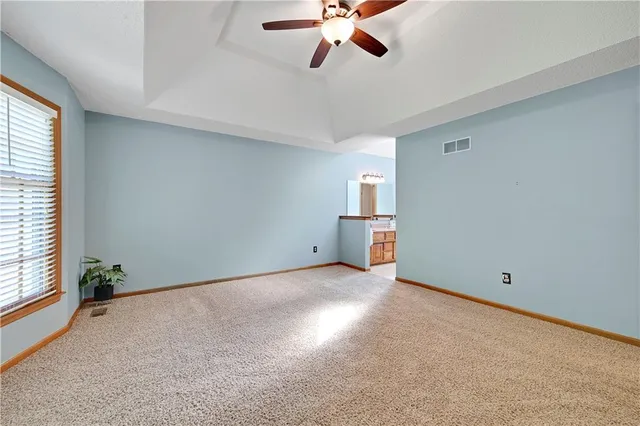 $407,500 | 14424 West 84th Terrace, Lenexa, KS 66215