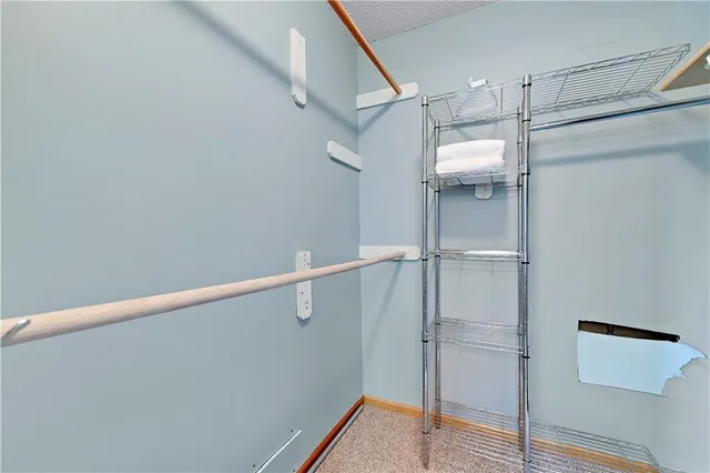 $407,500 | 14424 West 84th Terrace, Lenexa, KS 66215