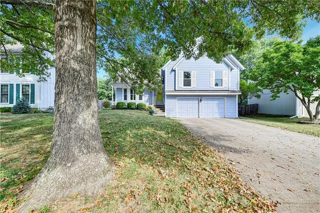 $407,500 | 14424 West 84th Terrace, Lenexa, KS 66215