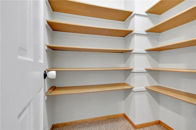 $407,500 | 14424 West 84th Terrace, Lenexa, KS 66215