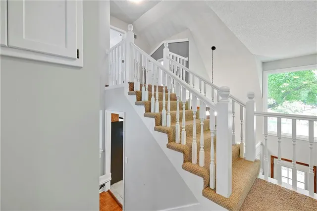 $407,500 | 14424 West 84th Terrace, Lenexa, KS 66215