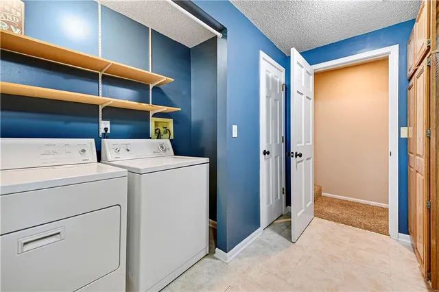 $407,500 | 14424 West 84th Terrace, Lenexa, KS 66215