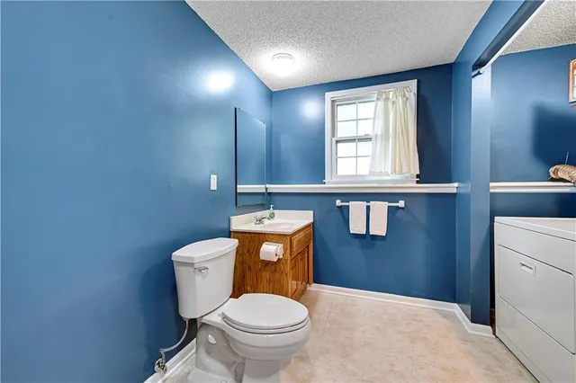 $407,500 | 14424 West 84th Terrace, Lenexa, KS 66215