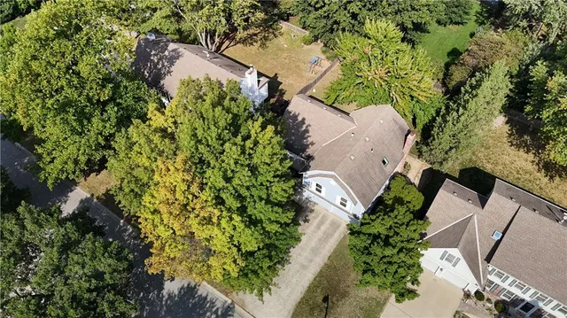 $407,500 | 14424 West 84th Terrace, Lenexa, KS 66215
