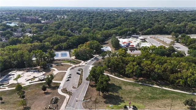 $407,500 | 14424 West 84th Terrace, Lenexa, KS 66215