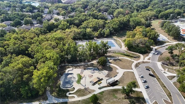 $407,500 | 14424 West 84th Terrace, Lenexa, KS 66215