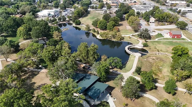 $407,500 | 14424 West 84th Terrace, Lenexa, KS 66215