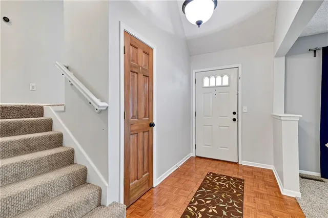 $407,500 | 14424 West 84th Terrace, Lenexa, KS 66215