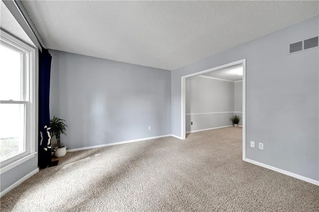 $407,500 | 14424 West 84th Terrace, Lenexa, KS 66215