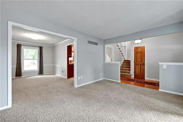 $407,500 | 14424 West 84th Terrace, Lenexa, KS 66215